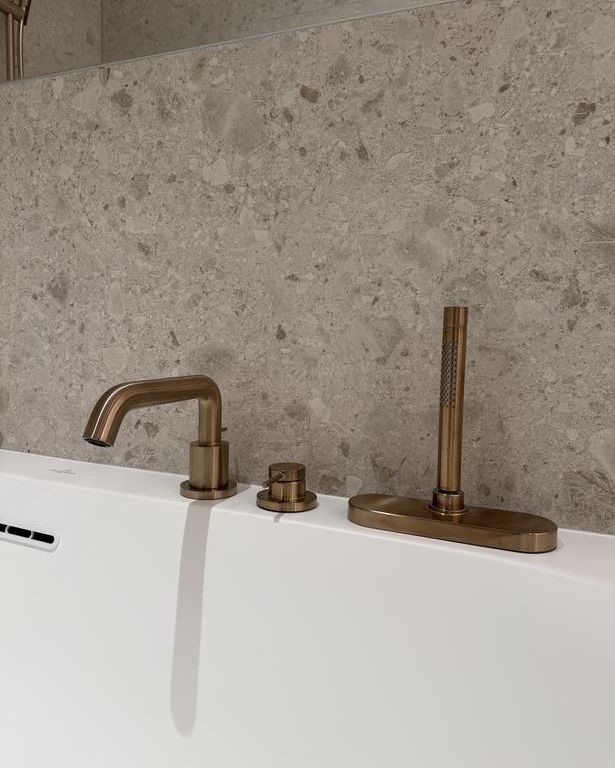 Robinetterie de baignoire finition bronze
